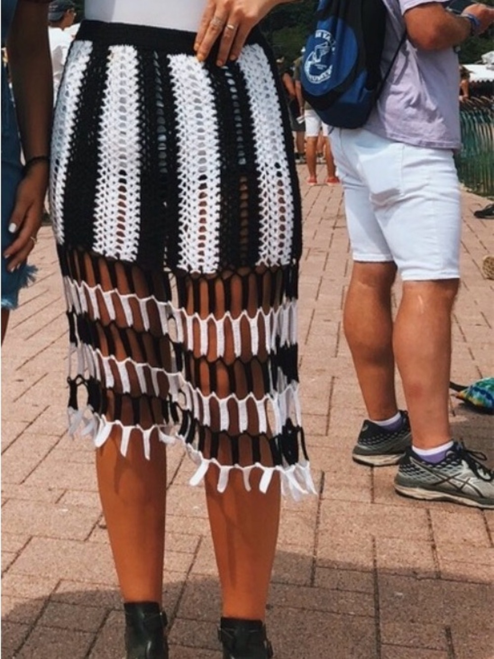 Woven black and white skirt - excellent condition - Picture 3 of 8